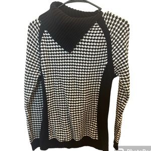 Liz Claiborne Houndstooth Sweater- Like New!